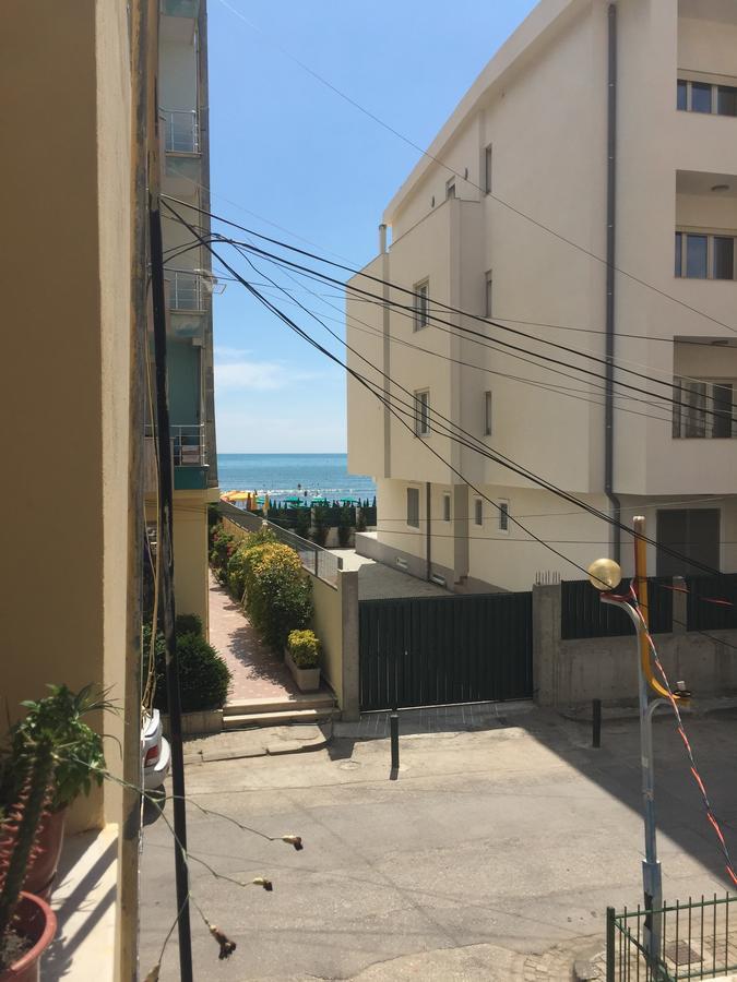 Seaside Apartments Durrës Exteriör bild